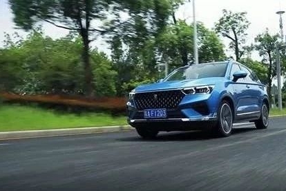 全球首款3D全息智控SUV，奔腾T77的极“智”体验