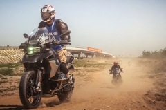 摩托VLOG：宝马 R 1250 系列新车初体验｜照摩镜
