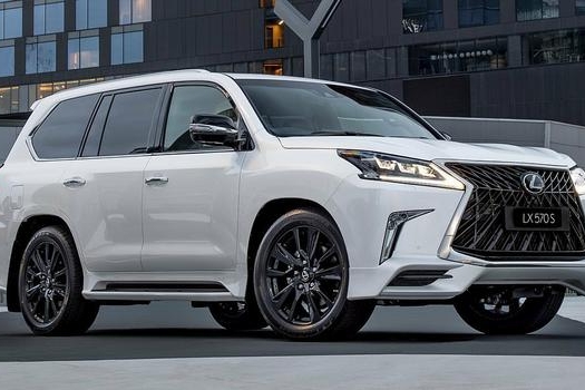 用2+3+3布局的这台SUV配V6双涡轮+8AT，喝92号油比揽胜少100万