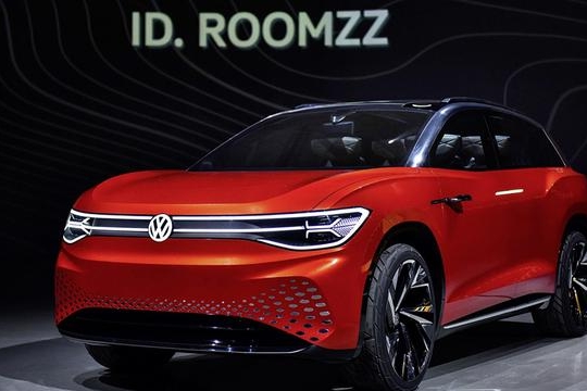 路咖评：2020年的中国电动车 我们小看了大众高看了丰田？