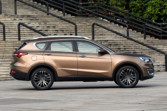 7.99万的特级SUV，尺寸比汉兰达大，8AT+1.6T神机，油耗仅6升