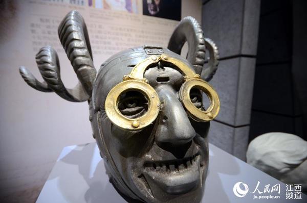 世界眼镜博物馆内收藏的古今中外眼镜让人大开眼界。