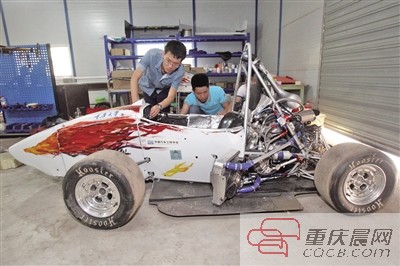 公式调试赛车。