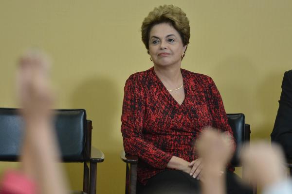 巴西众议院代议长宣布废止总统弹劾案:此案开