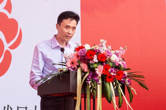 晋江拔萃双语学校董事长、筹委会副主任陈新鸿致辞