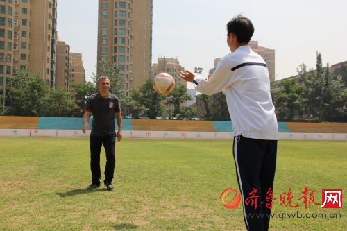 济南七中在济南市校园足球联赛摘冠 成立全市
