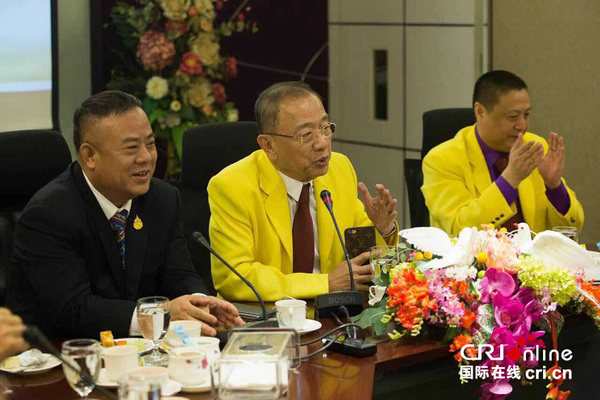 泰国中国和平统一促进会总会会长王志民（中）在发言