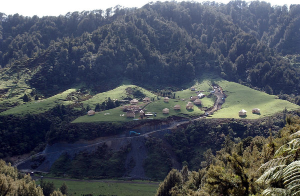 新西兰北岛乌鲁蒂山谷，《最后的武士》取景地，完美的还原了一个处于明治维新时期新旧并存的日本乡村。