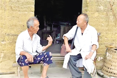 邓世友出诊看病。