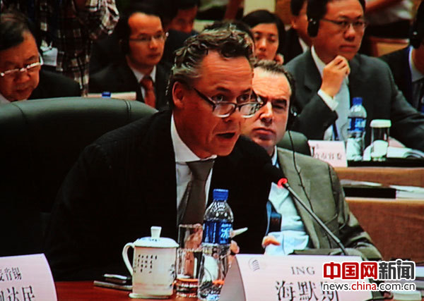 图为ING集团执行董事会主席兼首席执行官海默斯谈“中国循环经济中的金融反思”。 摄影 中国网记者 苏向东