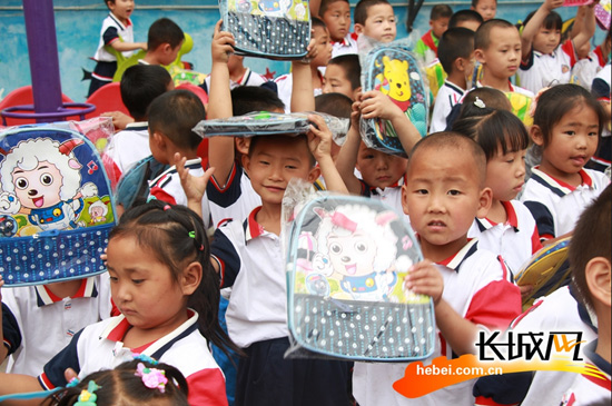 推动教育均衡发展 城乡义务教育经费保障机制