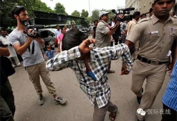 涉嫌犯罪的九人中,包括三名未成年人