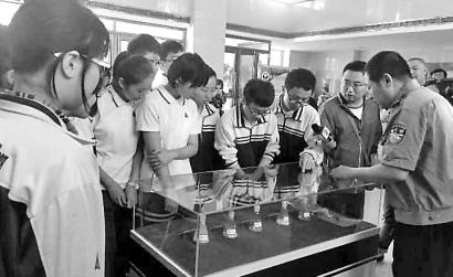 长春禁毒宣传 走进高中校园