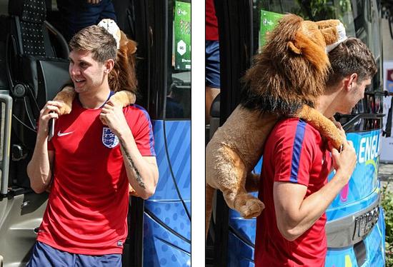 　　还是埃弗顿小哥贴心啊