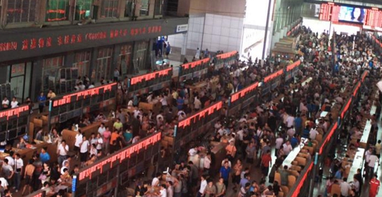 广州林安物流园的信息交易大厅。