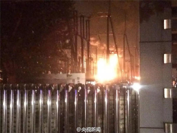 西安南郊变电站爆炸事故明火已扑灭,人员伤亡