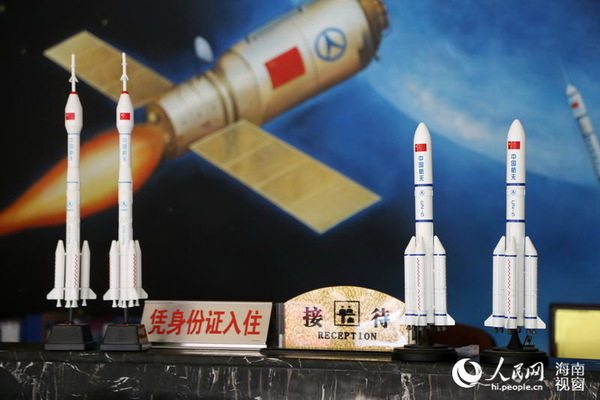 龙楼镇上酒店纷纷主打火箭品牌