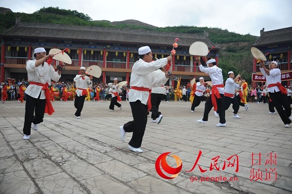 旋鼓表演 呼双鹏 摄