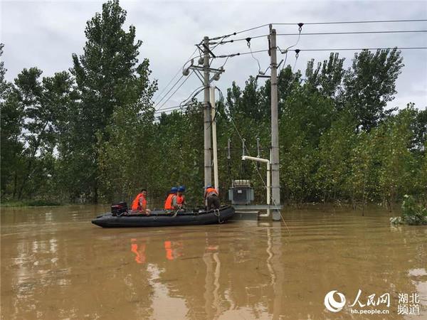 新洲公司：水涨到哪里电就停电哪里，水退到哪里电就送到哪里。