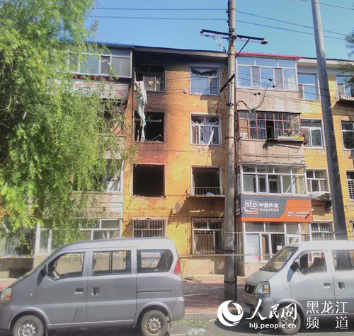 哈尔滨市平房区洪镜街55号发生爆炸起火事件。(图片由网友提供)
