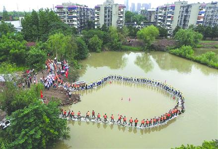 新洲有多少人口_灾难面前 方显英雄本色丨 品读麻城 精选(3)