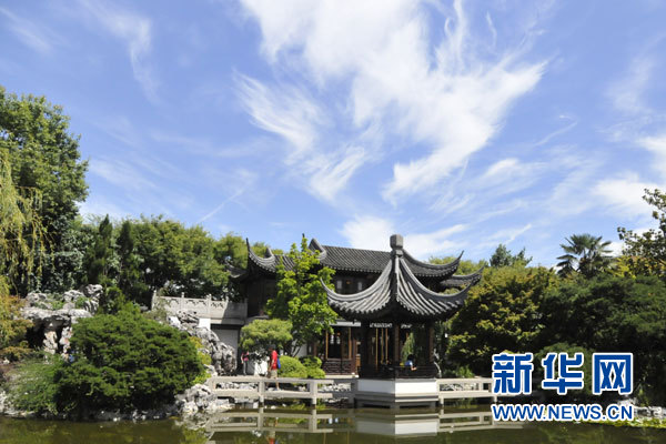 图为兰苏园内的秀丽景色。 新华网记者 徐剑梅 摄