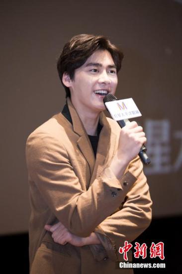 李易峰被曝热恋林允儿 双方曾传去布拉格看初