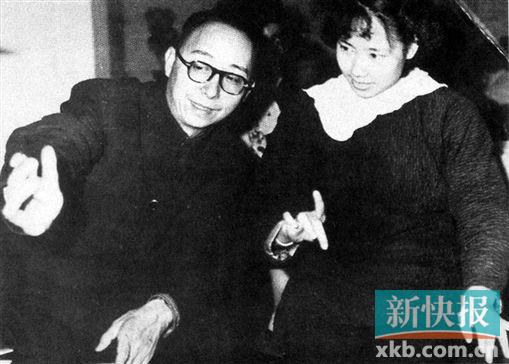 ■姚璇秋向魏莲芳学习。