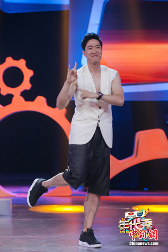 刘翔模仿水兵月