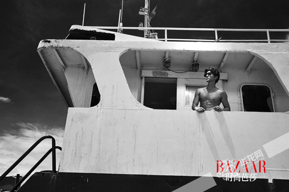 黄致列大秀好身材。 经纪公司供图