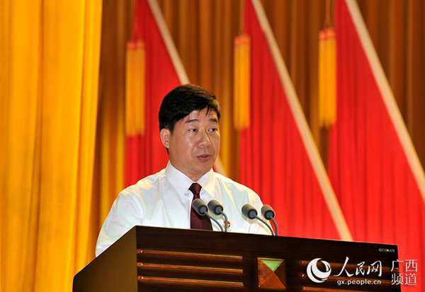 邓文杰代表第十二届县纪委作工作报告