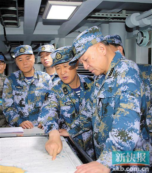 ?7月8日,海军党委常委领导集体参加演习并现场指导。
