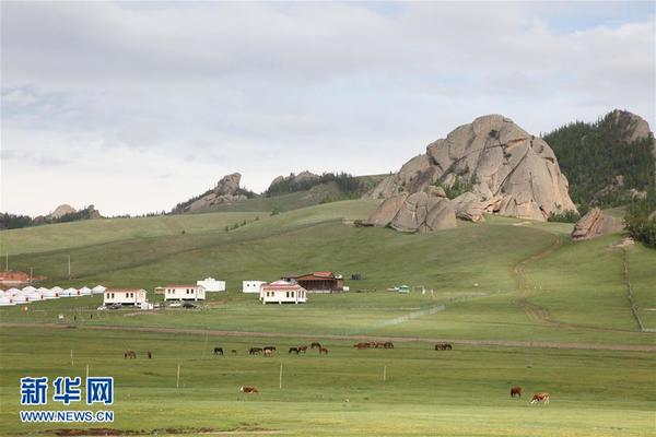 这是蒙古国特勒尔吉国家公园风光(2016年6月19日摄)。 新华社记者 郑闯 摄