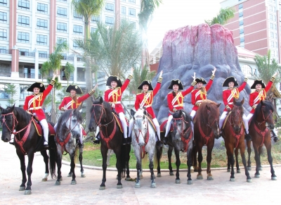 骑手们集体亮相。