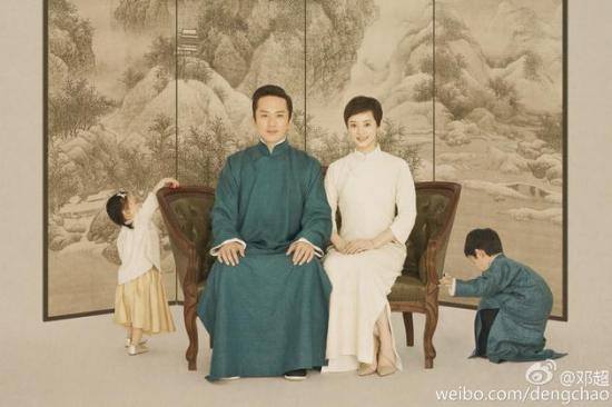 邓超孙俪全家福。