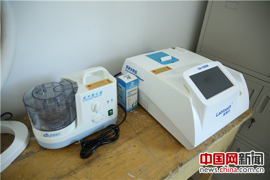 中华红丝带基金援助新疆村卫生室医疗配备