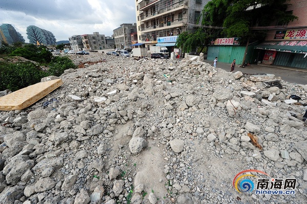 　　7月20日，月川村里很难找到成片绿茵。南海网记者 沙晓峰 摄