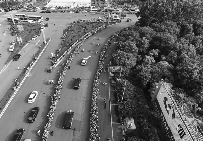 维和烈士李磊杨树朋灵柩回国