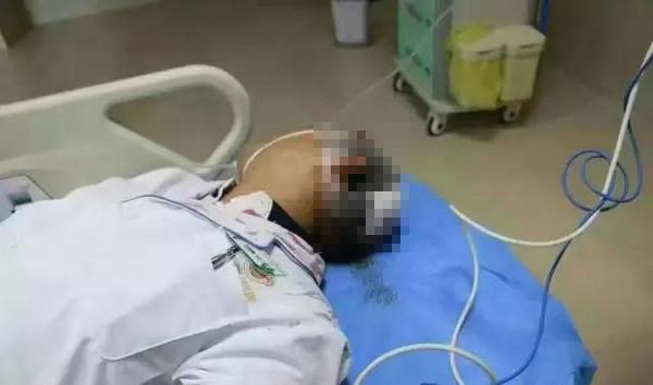 河南新郑一辅警打伤2名医生 警方：一时冲动，已道歉