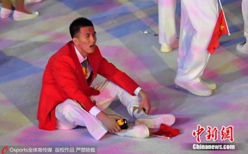 里约奥运会开幕式上，郭艾伦“中国蹲”走红。