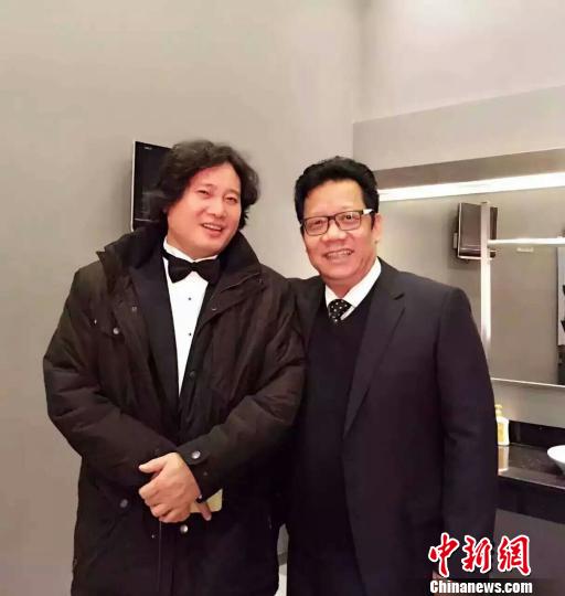 著名歌唱家戴玉强受聘该校客座教授。 李映民 摄