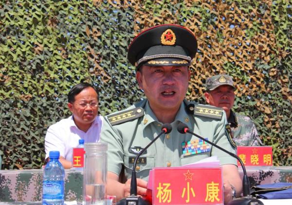 和田军分区原政委杨小康大校升任新疆军区政治