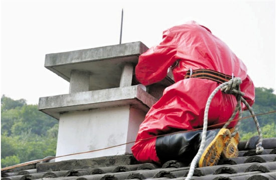 2个多月的时间下沙消防大队摘了50多个马蜂窝