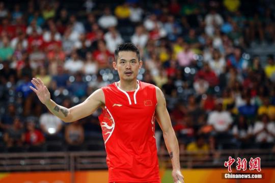 林丹在比赛中。 中新网记者 盛佳鹏 摄