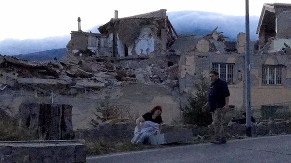 意大利中部城市佩鲁贾附近发生6.4级地震，图为地震现场，