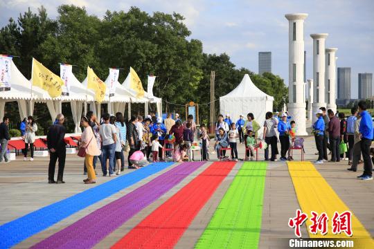 图为创意生活周启动现场 李爱平 摄