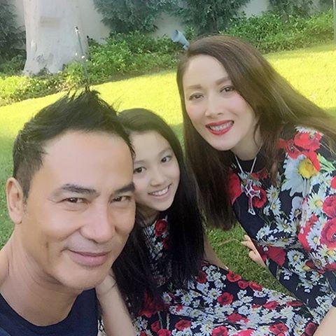19年前她嫁给了任达华,如今年过50依然美丽
