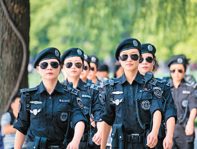 杭州:女子巡逻队 靓丽风景线