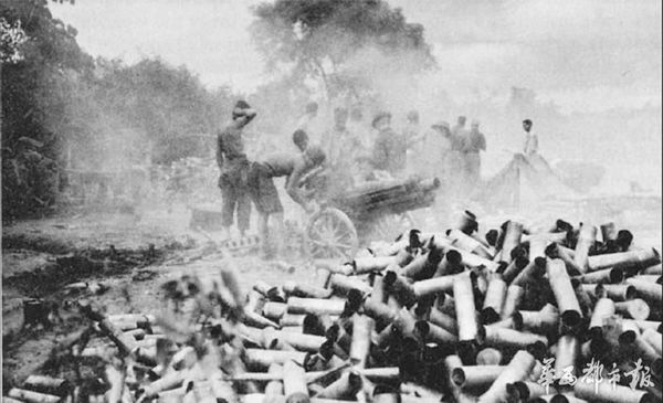 密支那战役中，远征军炮兵不断向日军开炮。（资料图片）