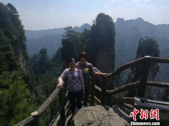 奥运冠军向艳梅携家人畅游张家界圆孝心之旅